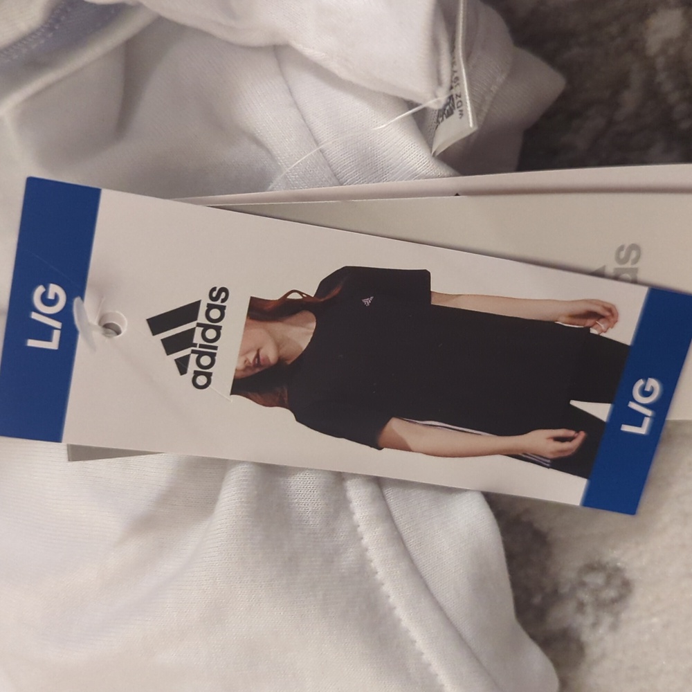LG: 🤍Adidas Loose Fit Short sleeve t-shirt